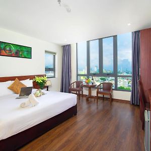 Deluxe Zimmer mit Kingsize-Bett